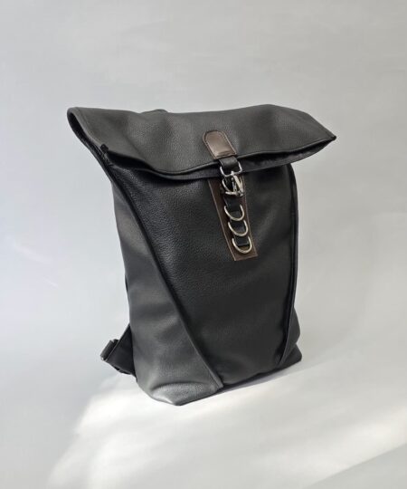 Rankų darbo odinė laisvalaikio kuprinė "Juoda", juoda