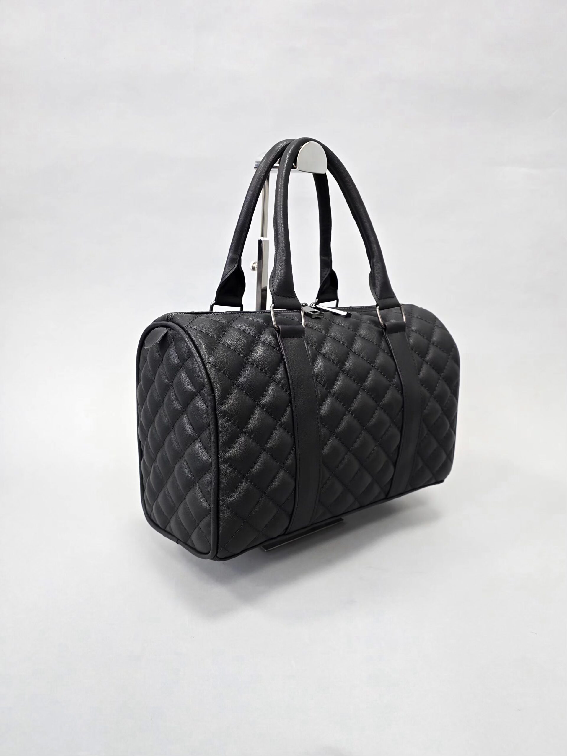 Rankų darbo odinė moteriška rankinė „Erla”